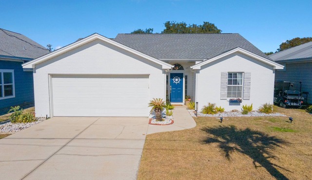 Golf Cart | Walk to Beach | Pet Friendly | Updated Kitchen | West End PCB