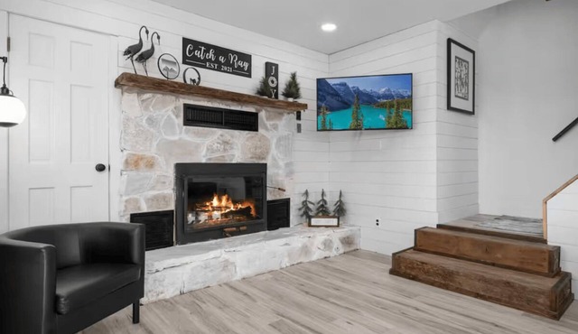 Great Lake Michigan Cottage on 1.5 acres. Room to play