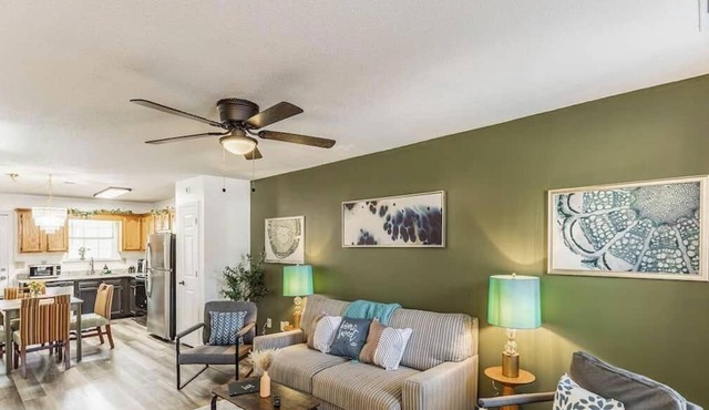 Greenleaf Comfort Retreat 4 Beds Decatur