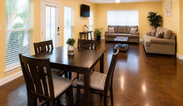 Ground Floor Stay · 3BR · Parking · Near Refinery