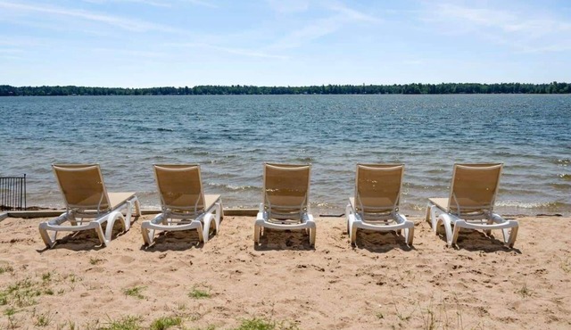 Group Getaway - 5 Separate Rooms Together by Fife Lake