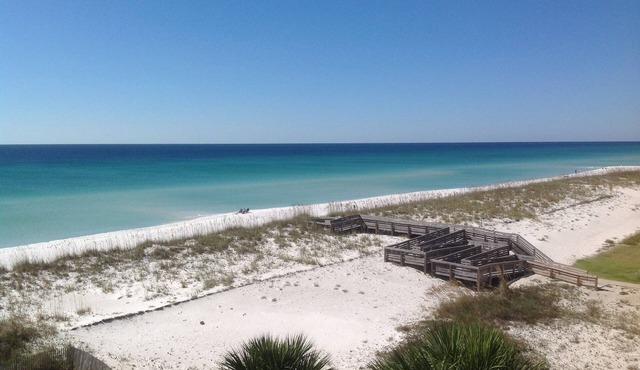 Gulf Front 2 bedroom Beautiful Pensacola Beach