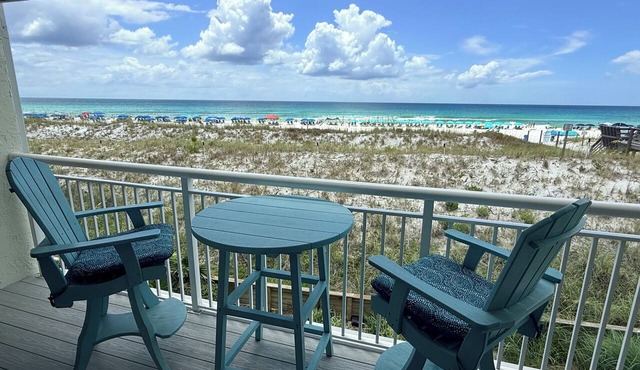 GULF FRONT CONDO BEACH SERVICE GORGEOUS VIEW AUGUST THROUGH MARCH AVAILABILITY