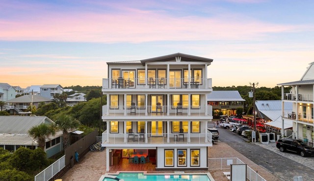 Gulf Front Home w/Pool, Pool Table and LSV