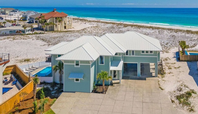 Gulf Front | Private Pool | Pet Friendly | 6BR Home with Spacious Decks