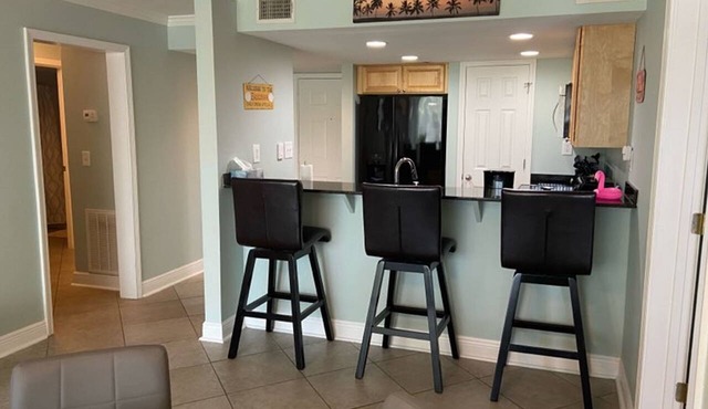 Gulf View Condo, Walk to the Beach