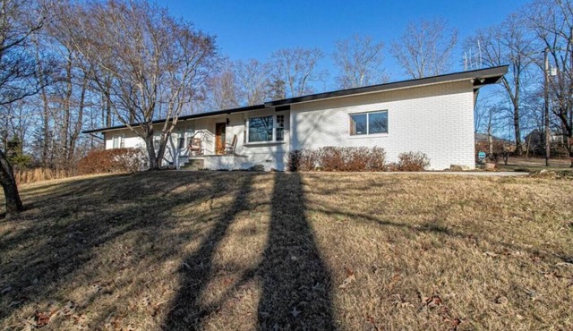 Halls Rancher on 3 Private Acres