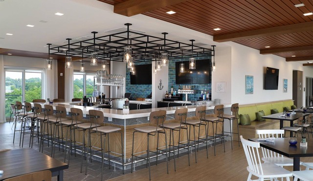Hampton Inn & Suites Manistee Waterfront