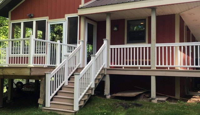 Hander Haus: 6 bed 3 bath chalet at Whitecap Mountains.