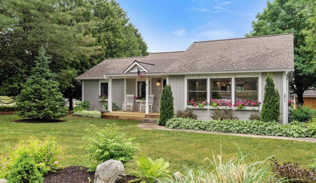 Harbor Springs and Nub's Nob - Perfect Location for A Fun Filled Vacation!