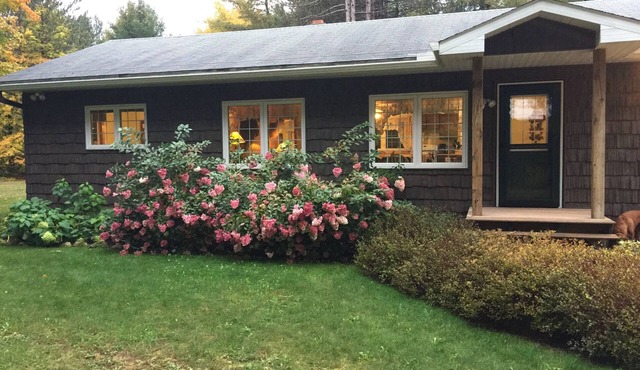 Hiawatha’s Hideaway Northwoods Cabin Near Pictured Rocks & Area Lakes