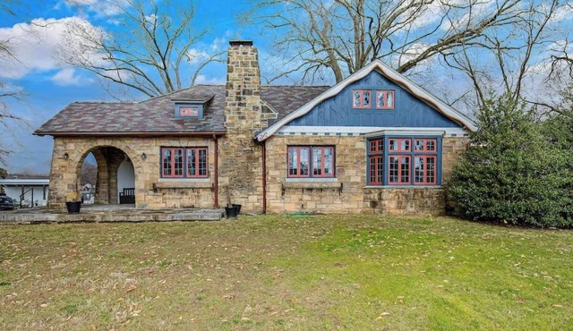 Historic East Nashville Cottage Shared Pool Gym