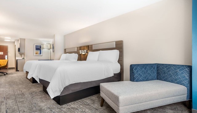 Holiday Inn Express Hotel & Suites Phenix City - Columbus by IHG