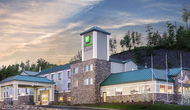 Holiday Inn Express Houghton-Keweenaw by IHG