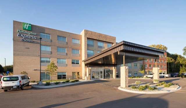 Holiday Inn Express & Suites - Kalamazoo West by IHG