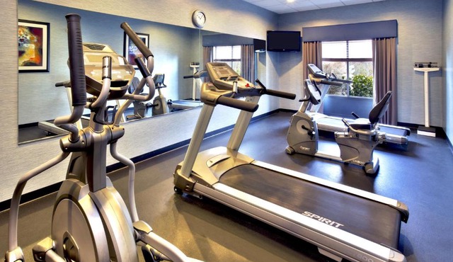 Holiday Inn Express & Suites Oak Ridge by IHG