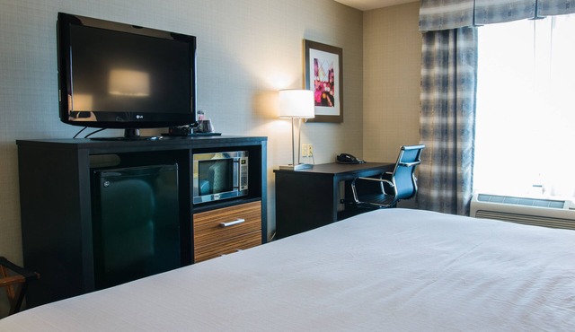 Holiday Inn Express & Suites Jackson by IHG
