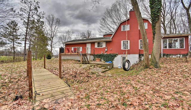 Home on 10 Acres: Perfect for MSU Football Weekend