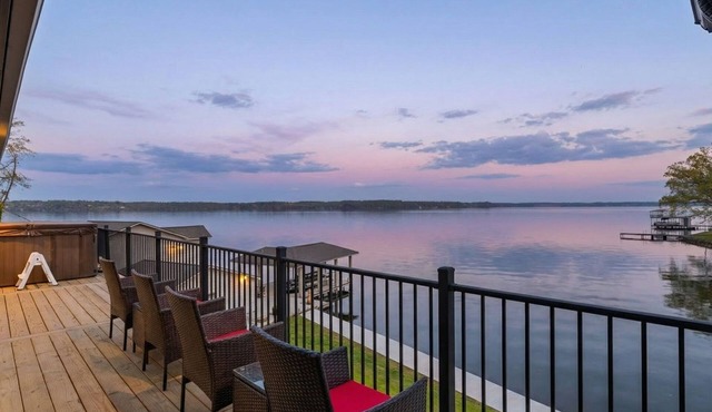 HotTub+Near RTJ+Wide Views+Pet Friendly+Gaming+TVs