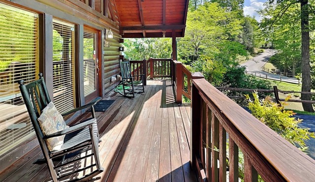 Hugs 'N Kisses | Pet-Friendly Cabin - Hot Tub, Game Loft + Pond View
