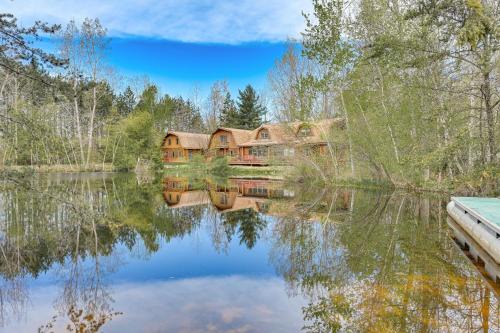 Indoor Pool & Hot Tub! Spacious Sterling Cabin