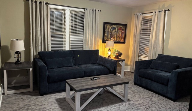 Inn On Holgate Ave, Suite II Upstairs Apt Sleeps 4, 1-King/2 Twin, Kitch & more