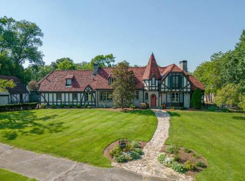 Ivy Hall Home - Great Location!