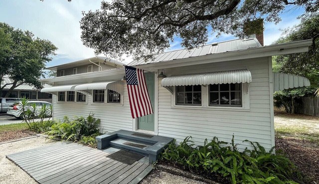 July Openings! Grayton 30A Beach House + 4 Bikes