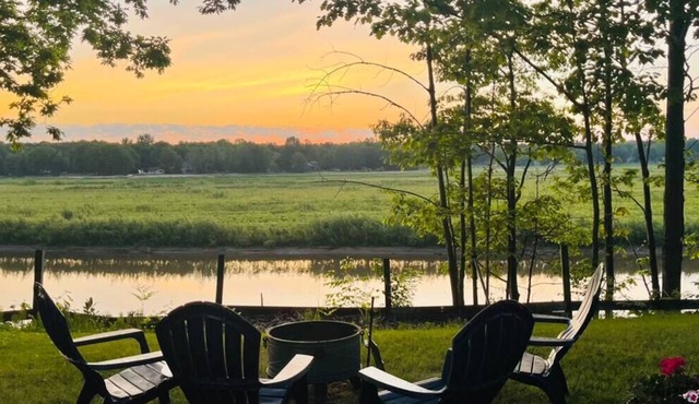 Kingfisher Cabin: Stunning Views! Lakebed Vistas