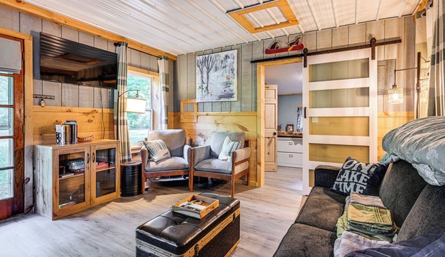 Lake Access & Kayaks: Gladwin Cottage Near Golfing