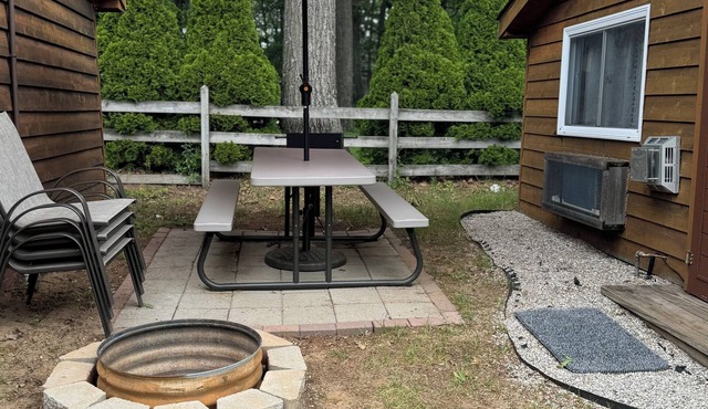 Lake Cabin Resort-Cabin 3