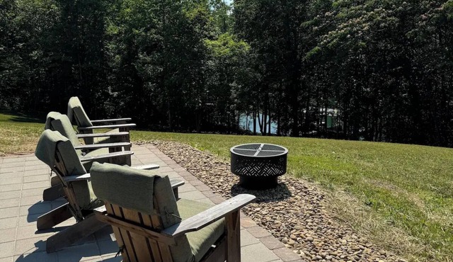 Lake Front Property with a gentle path to a private dock and the lake. 3bd 2 ba