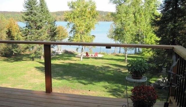 Lake Leelanau Waterfront With Dock and Panoramic Views. Close to Everything!