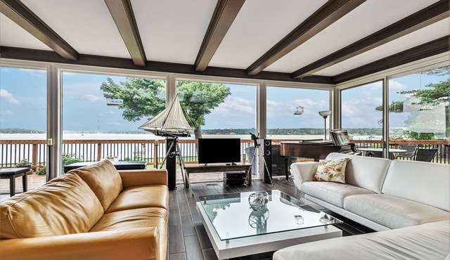 Lake Macatawa, Holland MI Waterfront~Kayaks, Hot Tub, Sauna, Dock, Heated Pool