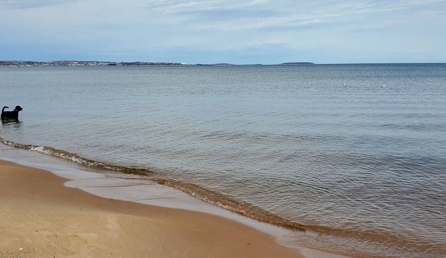Lake Superior Beach Cottage: Relax at the Beach Instead of a Hotel