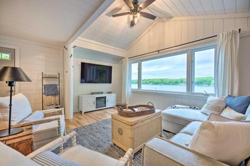 Lakefront Battle Creek Home w/Fishing Dock!