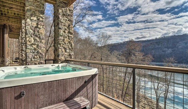 Lakefront Cabin Sleeps 16 Dock Fire Pit Hot Tub
