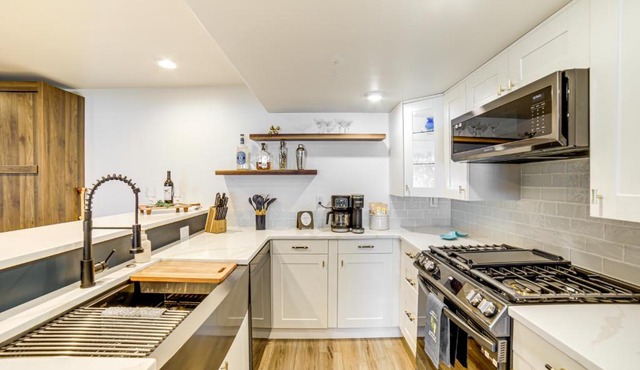 Lakefront Clarklake Apt w/Hot Tub & Fire Pit!