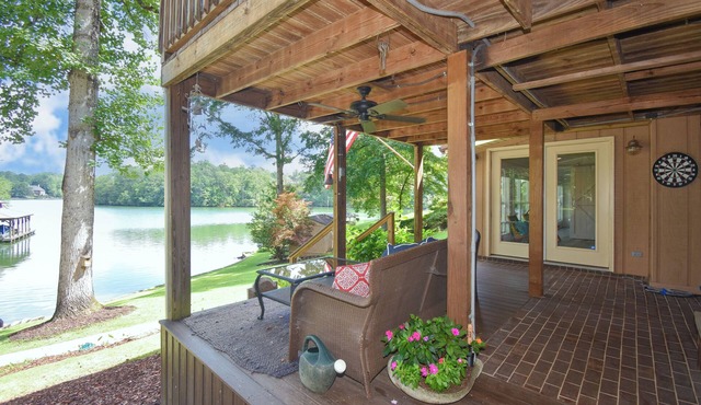 Lakefront Home: Dock, Kayaks, Ping Pong, Fire Pit, Stunning Views & Dog Friendly
