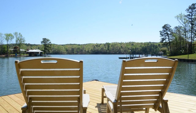 Lakefront Home with Views! 40 minutes to Auburn
