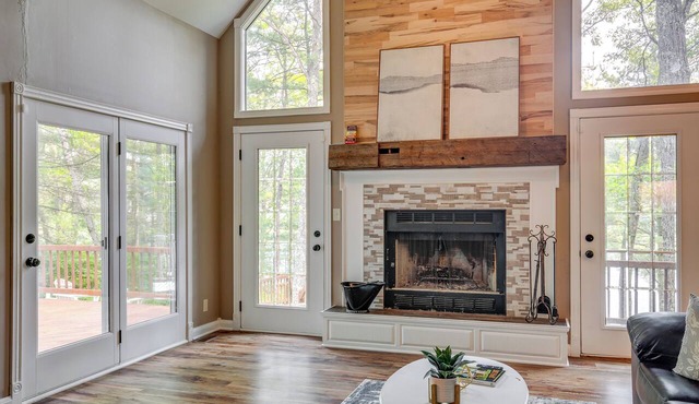 Lakefront Minocqua Getaway: Dock, Game Room!