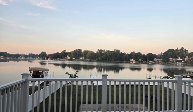Lakefront Two-Bedroom Cottage on Camp Lake – Sparta, Michigan