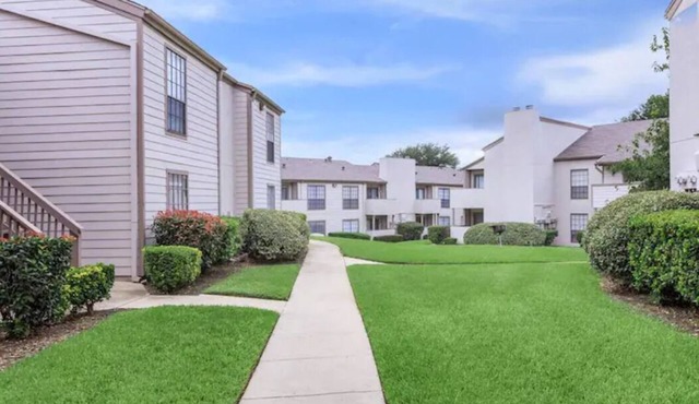 Lakeview Cozy Townhouse - 5 min from Hall Road