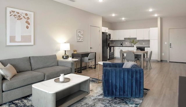 Landing | Amazing 2BD, Gym, Rooftop Lounge