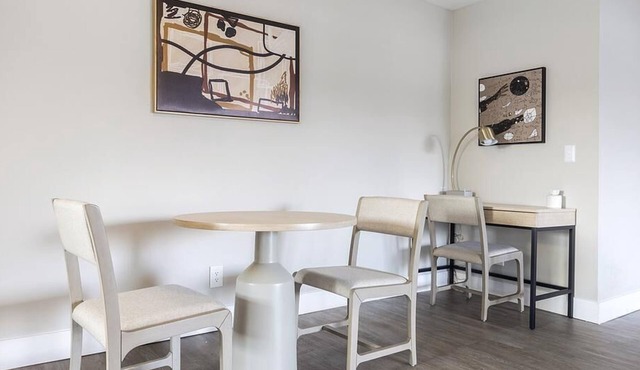 Landing at Arbor Haus - 1 Bedroom in Carpenter