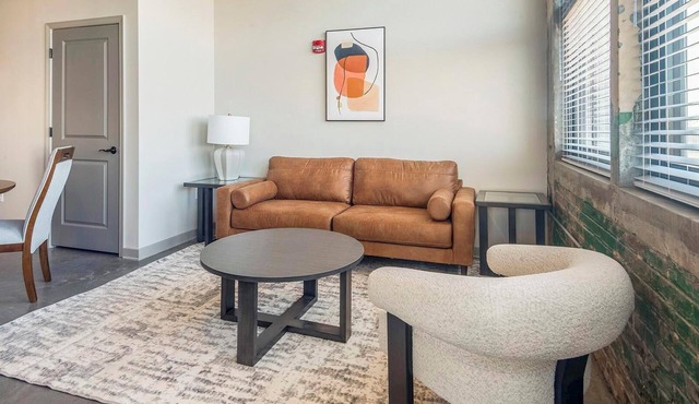 Landing | Beautiful 2BD in Uptown