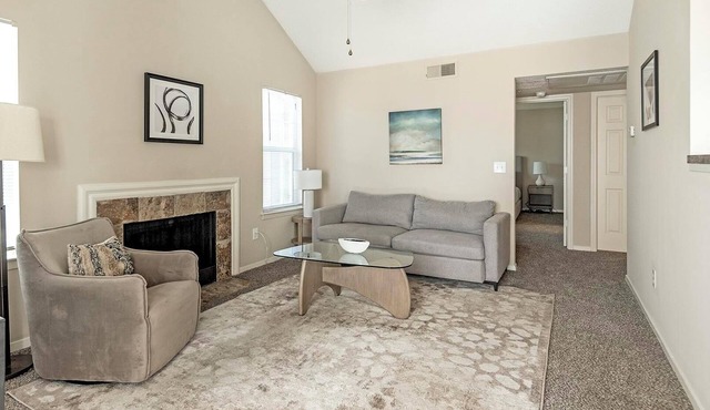 Landing | Chic 1BD, Gym, Tennis Court