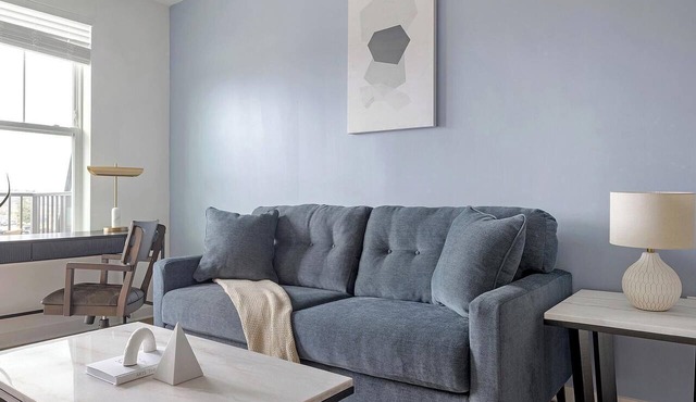 Landing | Chic 1BD, Pool, Gym