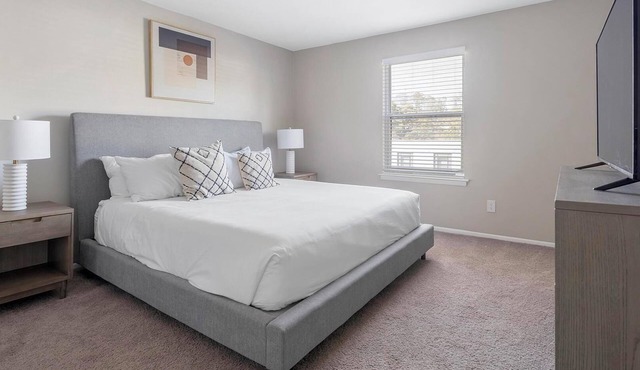 Landing | Modern 2BD, Gym, Pool
