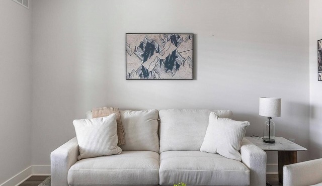 Landing | Modern 2BD, Yoga Studio, Pool